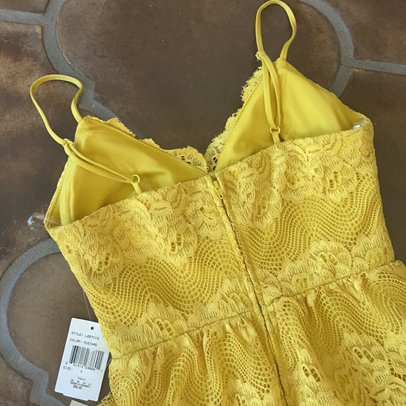 Lace Homecoming Dress - Picture 4 of 6